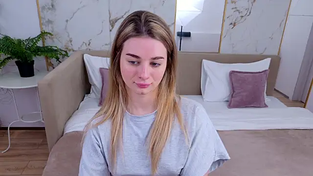 SweetyLicky online show from March 26, 2026, 4:12 pm