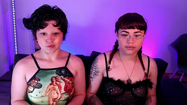 Snapshot of marsearth22_ chatting on October 18, 2025, 4:30 pm marsearth22 online show from October 18, 2025, 4:30 pm