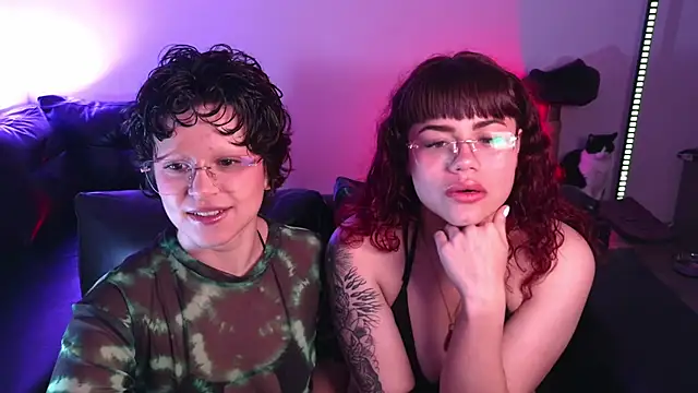 Snapshot of marsearth22_ chatting on October 29, 2025, 10:11 pm marsearth22 online show from October 29, 2025, 10:11 pm