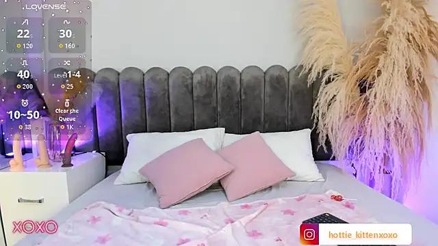 Snapshot of Viollet_xoxo chatting on September 10, 2025, 7:58 pm Viollet xoxo online show from September 10, 2025, 7:58 pm