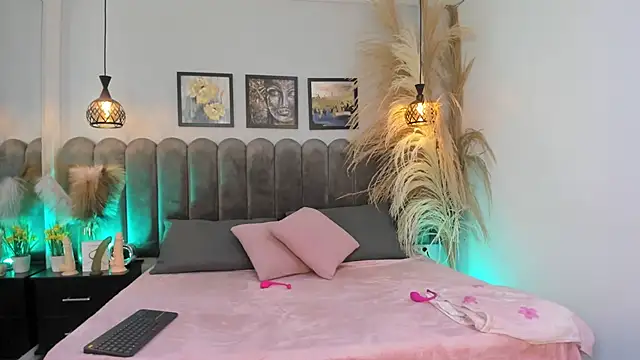 Snapshot of Viollet_xoxo chatting on October 8, 2025, 8:28 pm Viollet xoxo online show from October 8, 2025, 8:28 pm