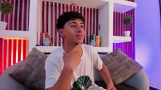 Snapshot of Troy_dalton chatting on September 15, 2025, 7:36 pm Troy dalton online show from September 15, 2025, 7:36 pm