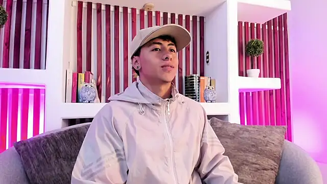 Snapshot of Troy_dalton chatting on September 27, 2025, 6:57 pm Troy dalton online show from September 27, 2025, 6:57 pm