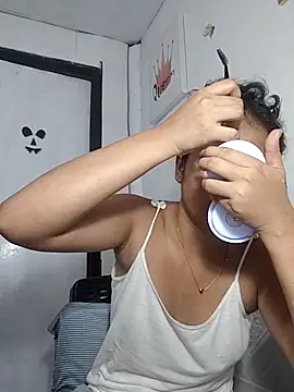 Snapshot of kiannie01 chatting on October 13, 2025, 6:08 pm kiannie01 online show from October 13, 2025, 6:08 pm