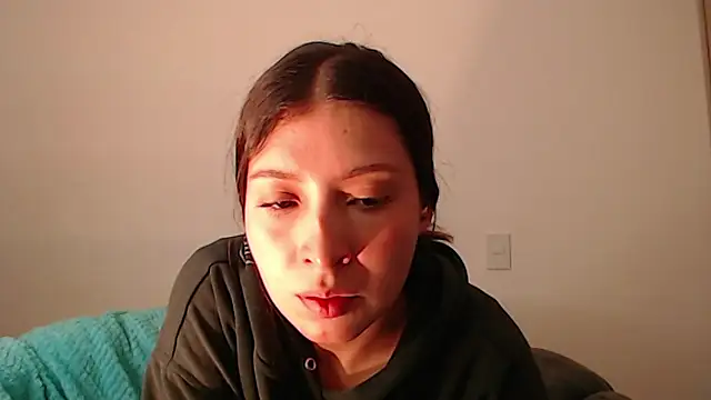 -Ivonny online show from October 16, 2025, 10:33 pm