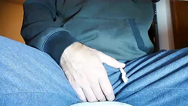 Snapshot of Iamtheswayze chatting on March 11, 2026, 10:10 am Iamtheswayze online show from March 11, 2026, 10:10 am