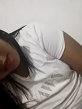 Snapshot of big_booty15 chatting on December 18, 2025, 10:21 am big booty15 online show from December 18, 2025, 10:21 am