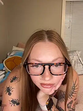 Snapshot of kelsred12 chatting on November 3, 2025, 4:36 am kelsred12 online show from November 3, 2025, 4:36 am