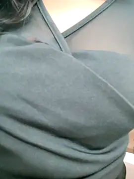 Snapshot of Kayna_Rawat chatting on September 24, 2025, 12:19 pm Kayna Rawat online show from September 24, 2025, 12:19 pm