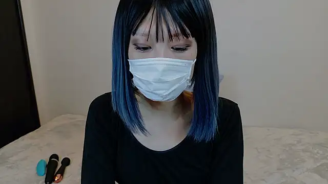 sarina at online show from November 9, 2025, 6:23 am