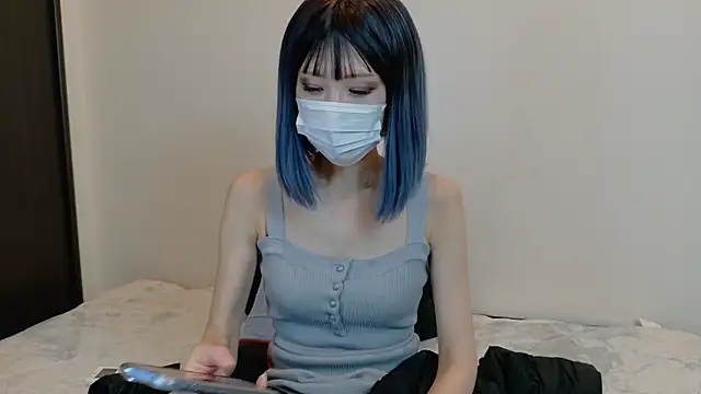 sarina at online show from January 12, 2026, 9:25 am