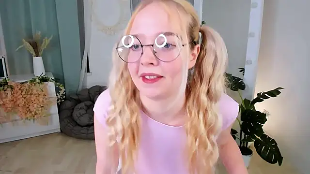 BellaMontgomery online show from November 5, 2025, 10:21 pm