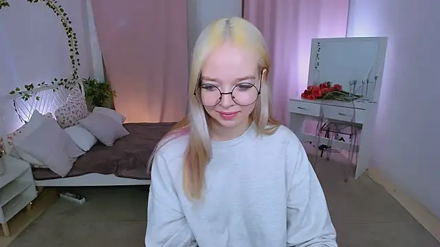 BellaMontgomery online show from March 25, 2026, 12:22 pm