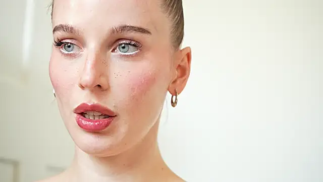 Snapshot of ellaa91 chatting on October 31, 2025, 6:53 pm ellaa91 online show from October 31, 2025, 6:53 pm