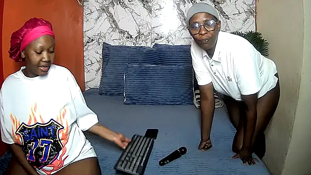 CouplesX96xx online show from May 13, 2026, 3:15 am