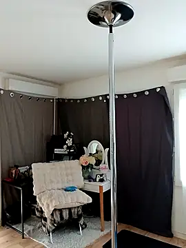 iamlalamilano online show from March 25, 2026, 3:29 pm