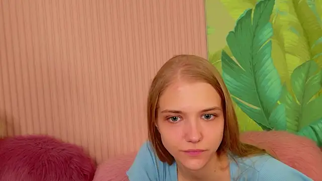 4example Chloe online show from March 20, 2026, 10:31 am