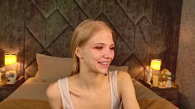 4example Chloe online show from April 11, 2026, 5:34 am