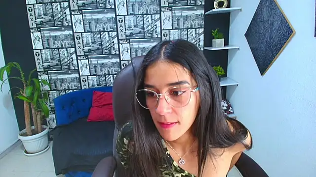 Snapshot of DanielaMonroe chatting on October 11, 2025, 8:29 pm DanielaMonroe online show from October 11, 2025, 8:29 pm