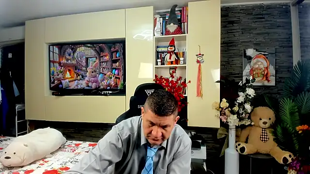 SpartacusDaddy48 online show from April 3, 2026, 6:44 am