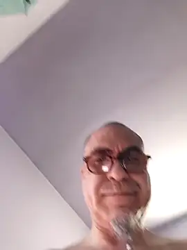 Snapshot of Sp71 chatting on February 17, 2026, 6:14 pm Sp71 online show from February 17, 2026, 6:14 pm