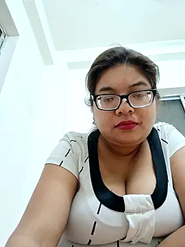 Elie couple143 online show from December 1, 2025, 8:03 pm