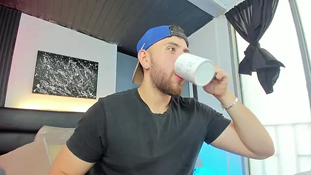 Maximo Wolff online show from September 15, 2025, 8:31 pm