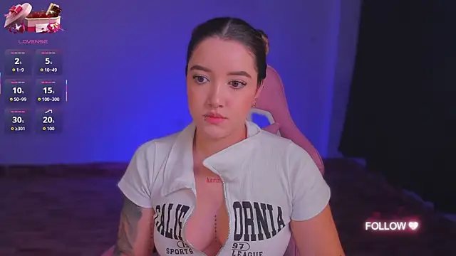 lunaarose online show from September 25, 2025, 4:16 am