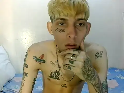 Snapshot of KinkyLatinCock chatting on September 23, 2025, 2:09 pm KinkyLatinCock online show from September 23, 2025, 2:09 pm