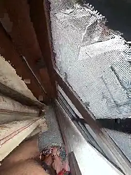 Snapshot of desir3dlund chatting on March 7, 2026, 2:08 am desir3dlund online show from March 7, 2026, 2:08 am