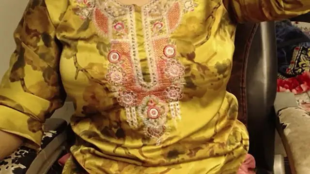 Snapshot of campornlive71 chatting on February 11, 2026, 3:28 pm campornlive71 online show from February 11, 2026, 3:28 pm