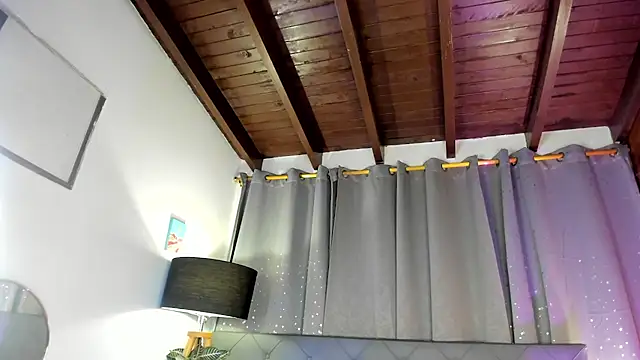 Snapshot of EmaaaBrown_ chatting on September 21, 2025, 5:20 am EmaaaBrown  online show from September 21, 2025, 5:20 am