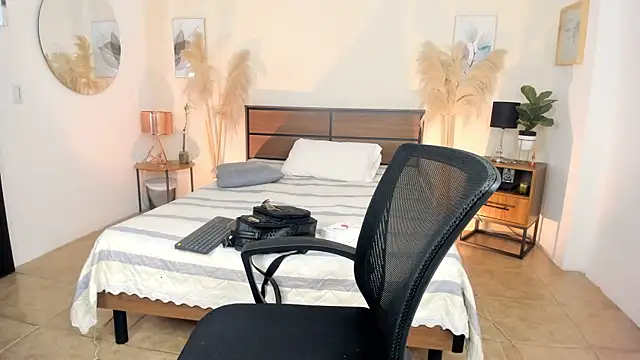 EmaaaBrown  online show from April 16, 2026, 3:35 pm