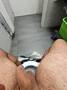 flirt 23 online show from April 11, 2026, 7:24 am