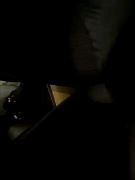 HiddenHoneyLDN online show from October 8, 2025, 7:00 pm