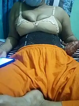 Snapshot of Maria_Mahi chatting on February 1, 2026, 12:15 pm Maria Mahi online show from February 1, 2026, 12:15 pm