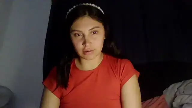 Snapshot of katy_lenah chatting on September 23, 2025, 1:19 am katy lenah online show from September 23, 2025, 1:19 am