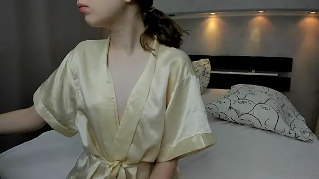 Camilla Kelly online show from November 9, 2025, 1:15 am