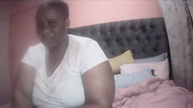 Snapshot of HUGEASSXXXXX chatting on March 13, 2026, 6:25 pm HUGEASSXXXXX online show from March 13, 2026, 6:25 pm