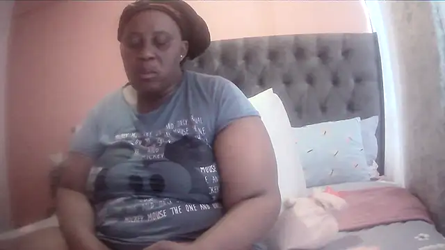 Snapshot of HUGEASSXXXXX chatting on March 23, 2026, 5:55 am HUGEASSXXXXX online show from March 23, 2026, 5:55 am