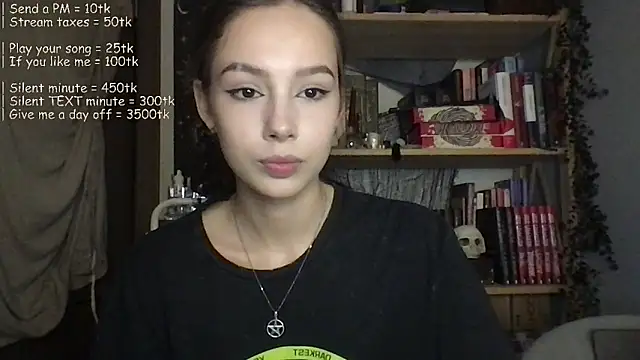 Yuna5343 online show from May 14, 2026, 9:43 pm
