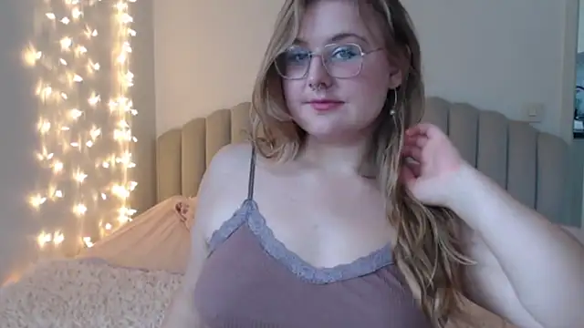 AgnesRoseCams online show from July 6, 2026, 3:58 pm