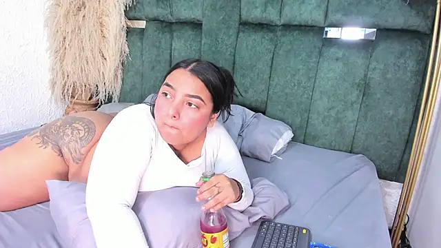 Chloe jackson25 online show from June 18, 2026, 6:56 pm