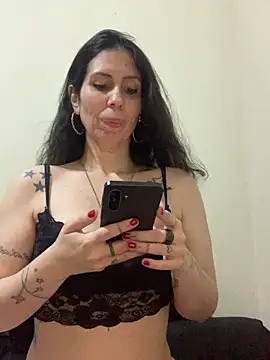 Lhcruz online show from April 9, 2026, 3:28 am