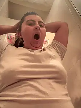 karobaby  online show from December 22, 2025, 8:06 pm