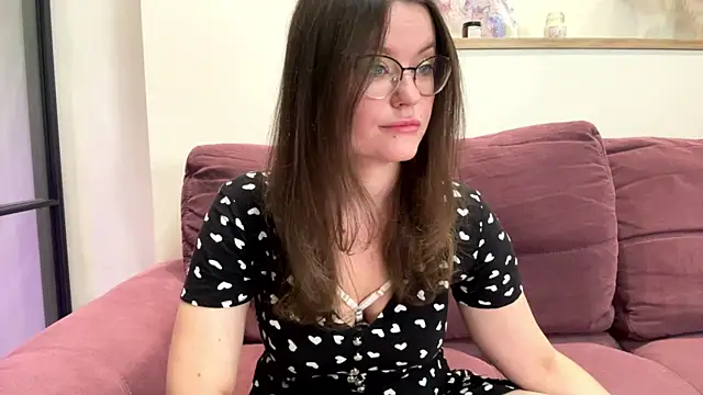 Snapshot of mia_shine_bright_wow chatting on September 16, 2025, 3:29 am mia shine bright wow online show from September 16, 2025, 3:29 am