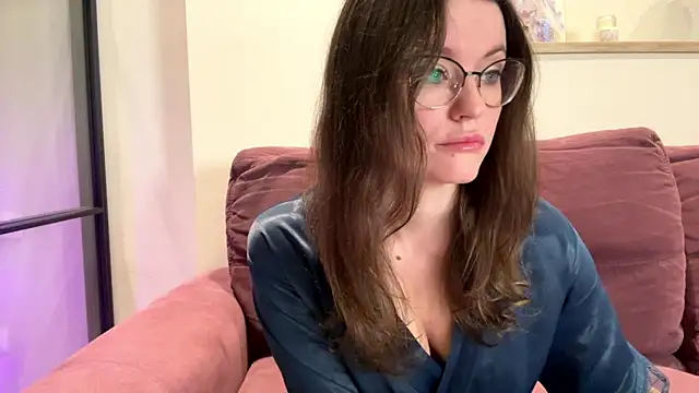 Snapshot of mia_shine_bright_wow chatting on September 17, 2025, 3:41 am mia shine bright wow online show from September 17, 2025, 3:41 am