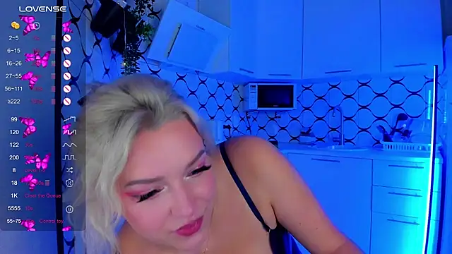 Candy Mur online show from September 21, 2025, 4:08 pm