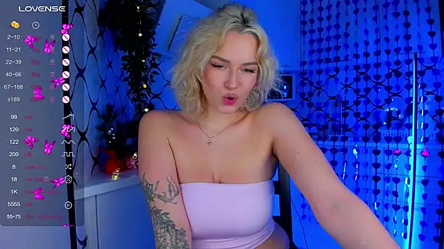 Candy Mur online show from February 12, 2026, 9:32 pm