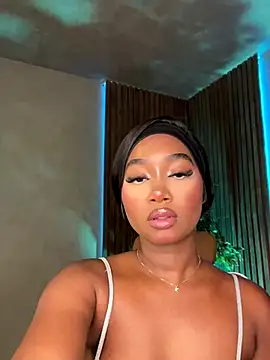 alisonn moon online show from October 26, 2025, 1:00 am